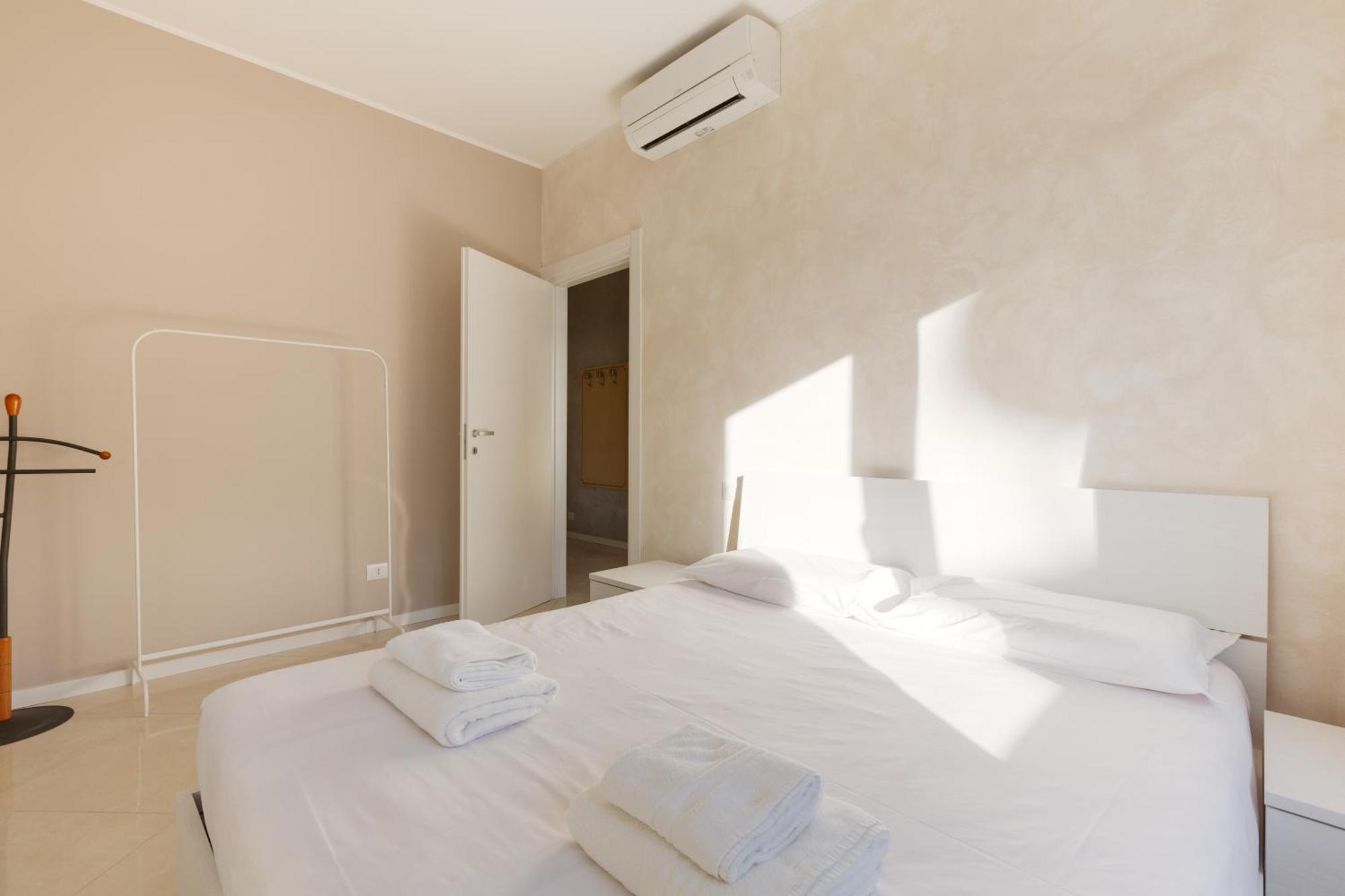 Niguarda Bright Apartment W/ Balcony Milaan Buitenkant foto