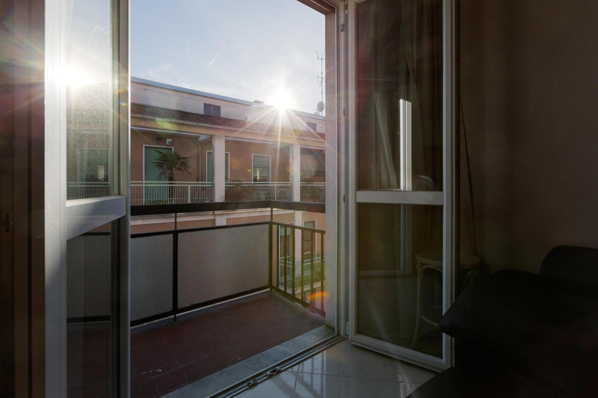 Niguarda Bright Apartment W/ Balcony Milaan Buitenkant foto
